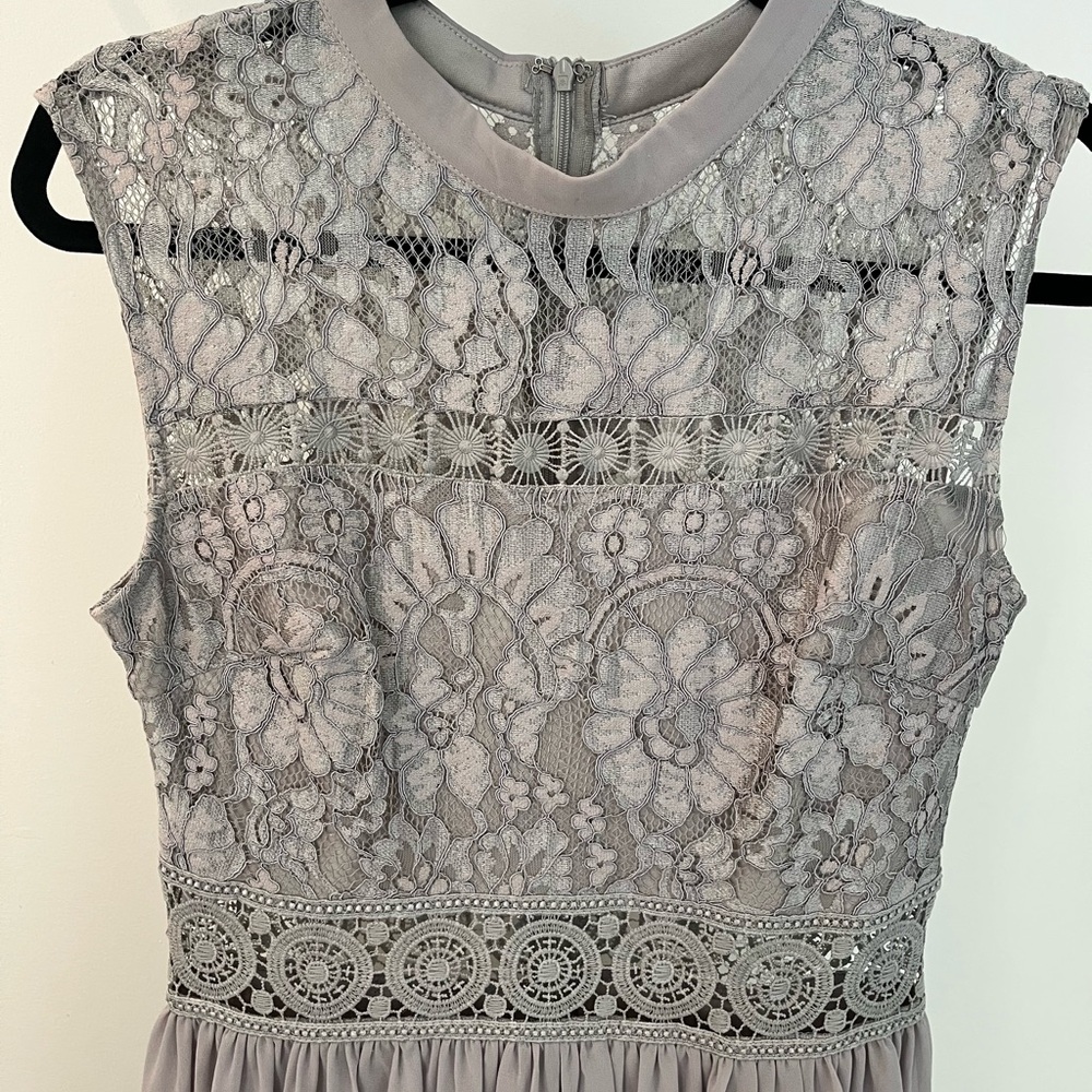 Elegant Lace Sleeveless Long/Maxi Dress/Gown